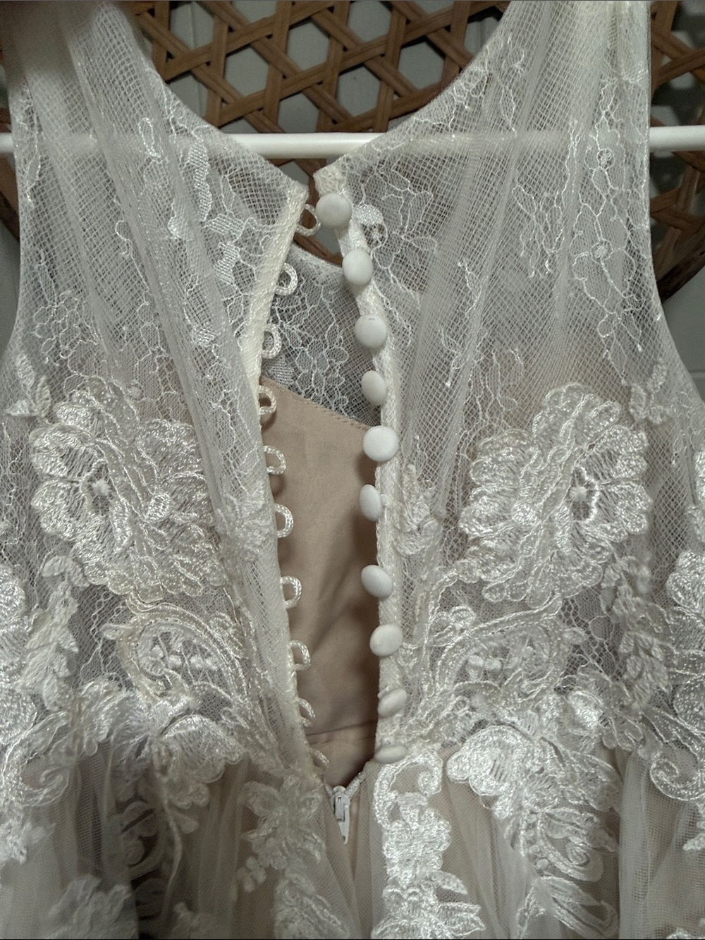 David's Bridal Ivory Lace Applique Tulle Flower Girl Dress - Picture 3 of 5